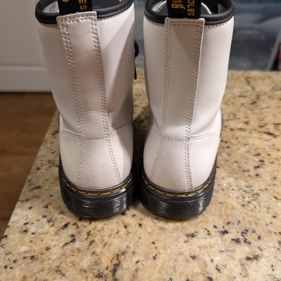 Dr Martens White Lace-Up  Boots with Black Trim Women 10 Men's 9 Air Wair - Picture 2 of 7